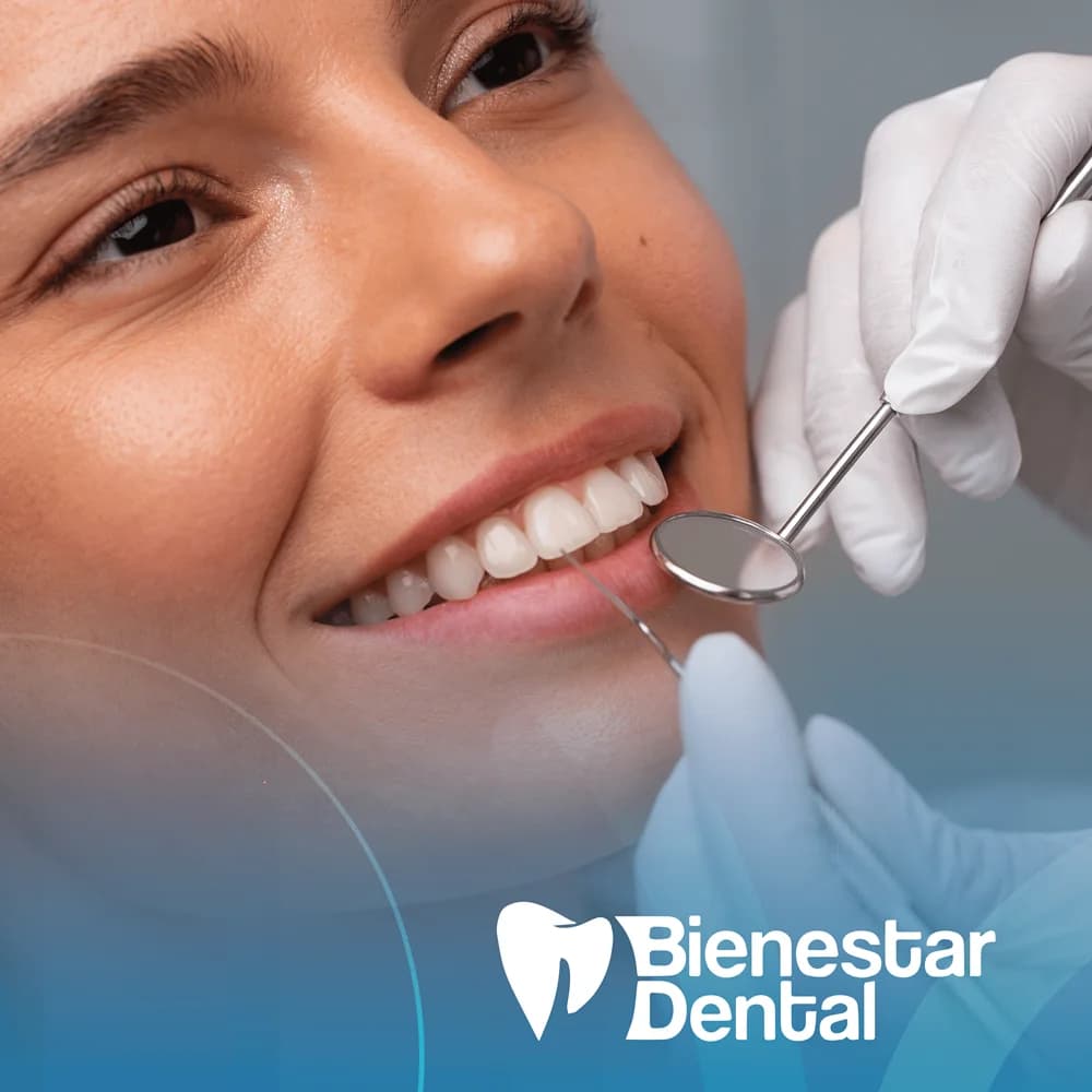 Fachada moderna de Clínica Bienestar Dental